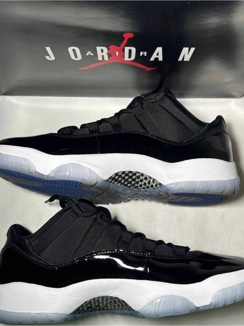 Retro Jordan 11 Low Space Jam
